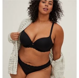 Black  Wire bra lightly line smooth cups